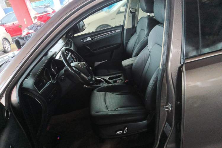 Used Zotye T600 2015 2.0T DCT Prestige Edition Left Front Seat