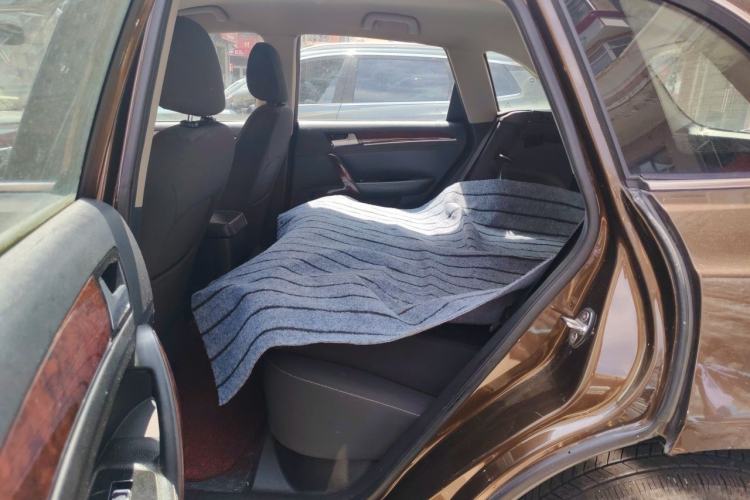 Used Zotye T600 2015 1.5T Manual Elite Model Left Rear Seat