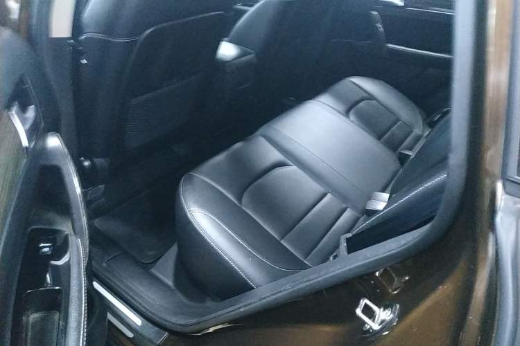 Used Zotye T600 2015 1.5T Manual Luxury Model Left Rear Seat