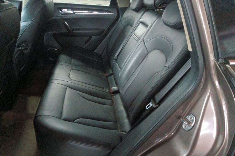 Used Zotye T600 2015 2.0T DCT Prestige Edition Left Rear Seat