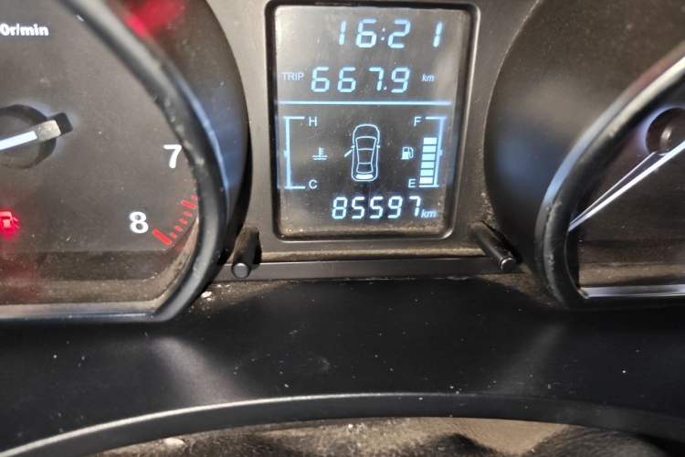 Used Zotye T600 2015 1.5T Manual Luxury Model Odometer Close Up