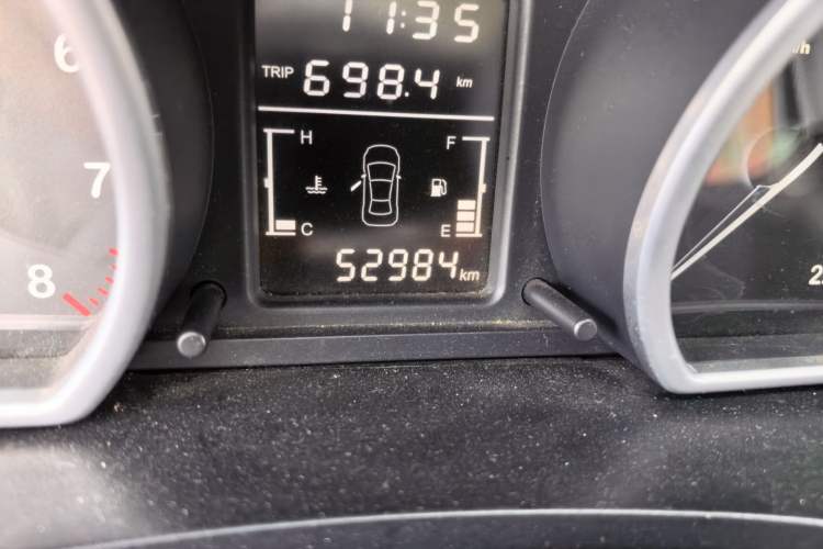 Used Zotye T600 2015 1.5T Manual Luxury Model Odometer Close Up