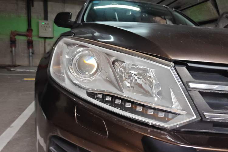 Used Zotye T600 2015 1.5T Manual Luxury Model Right Front Headlight