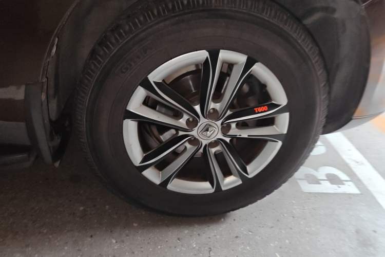 Used Zotye T600 2015 1.5T Manual Luxury Model Right Front Wheel Hub