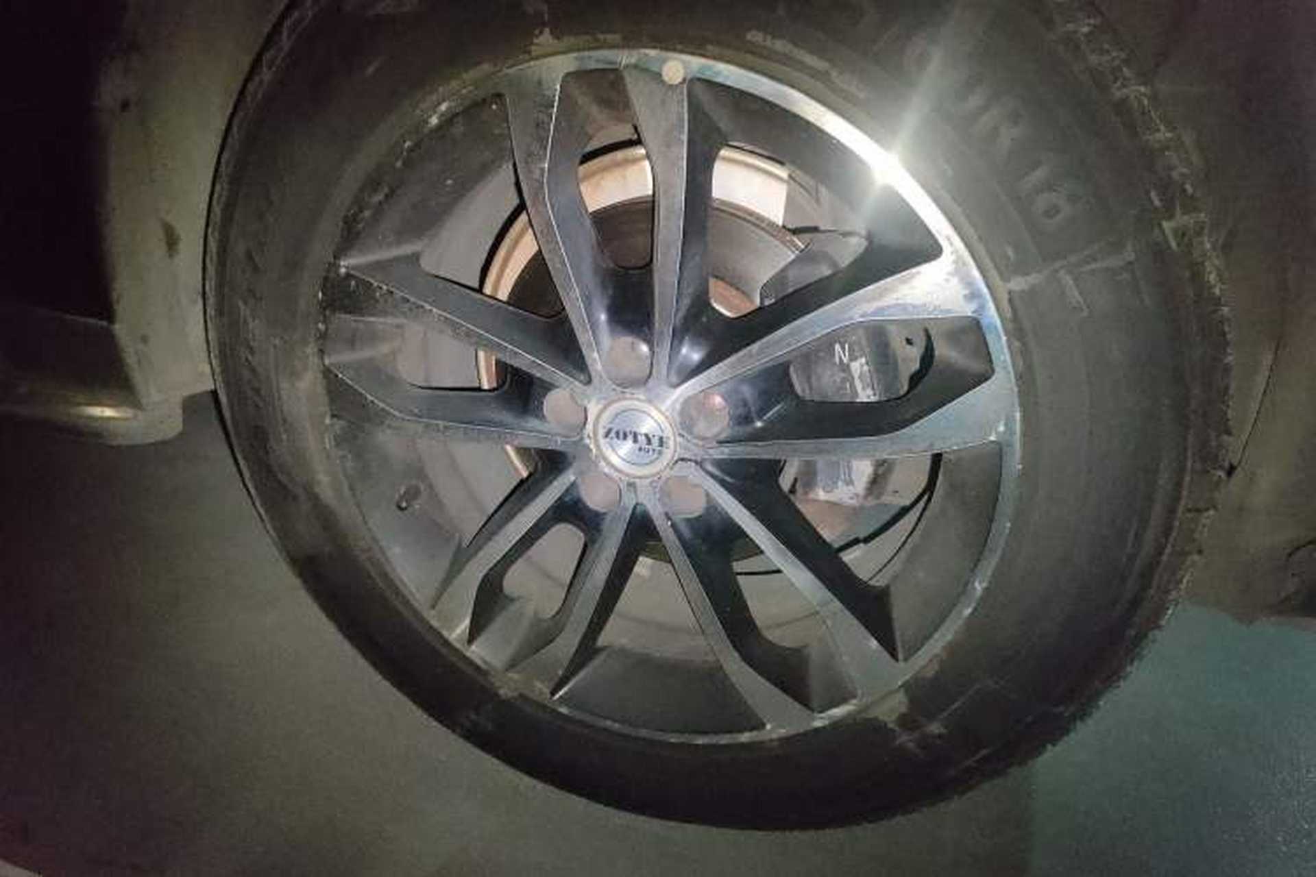 Used Zotye T600 2015 2.0T DCT Luxury Version Right Front Wheel Hub