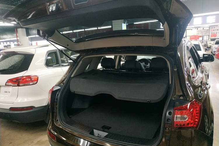 Used Zotye T600 2015 1.5T Manual Luxury Model Trunk