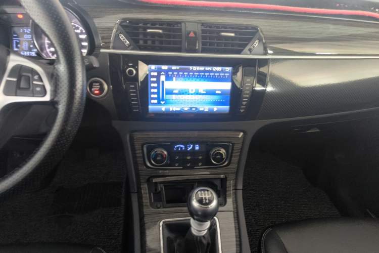 Used Zotye T600 2015 1.5T Manual Luxury Model Audio And AC Panel