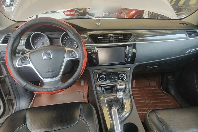 Used Zotye T600 2015 1.5T Manual Luxury Model Center Console