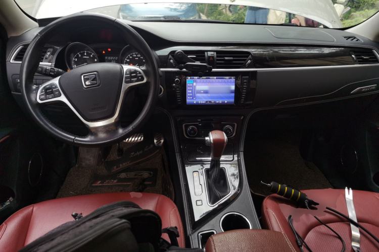 Used Zotye T600 2015 2.0T DCT Luxury Version Center Console