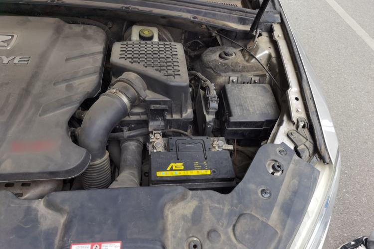 Used Zotye T600 2015 2.0T DCT Luxury Version Engine Bay Left