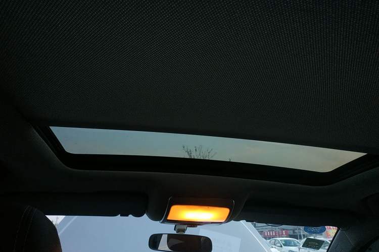 Used Zotye T600 2015 1.5T Manual Elite Model Headliner