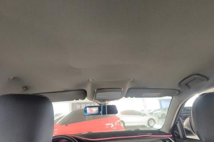 Used Zotye T600 2015 1.5T Manual Luxury Model Headliner