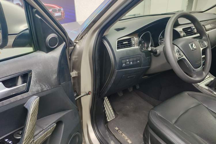 Used Zotye T600 2015 1.5T Manual Flagship Model Interior 2