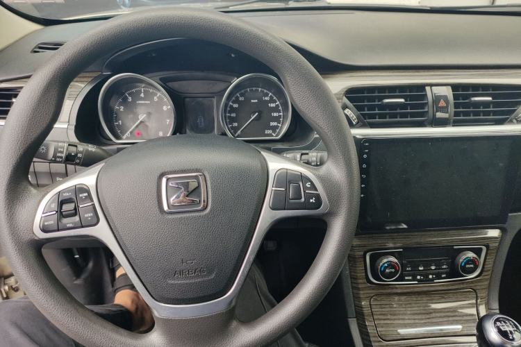 Used Zotye T600 2015 1.5T Manual Flagship Model Interior 3