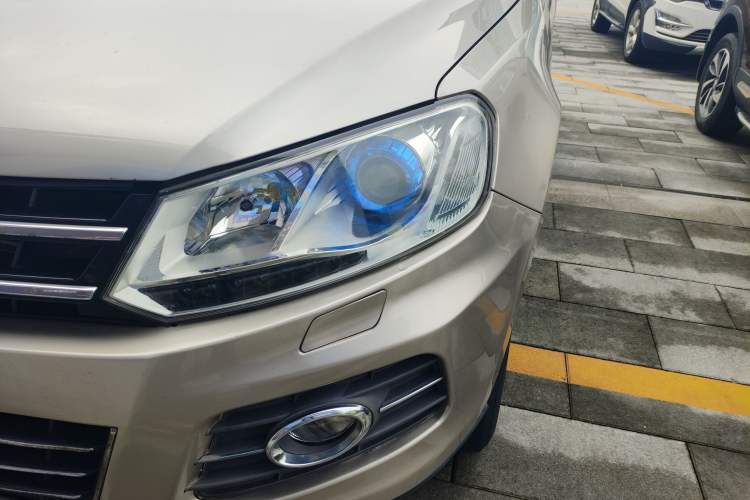 Used Zotye T600 2015 1.5T Manual Flagship Model Left Front Headlight