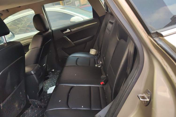 Used Zotye T600 2015 1.5T Manual Luxury Model Left Rear Seat