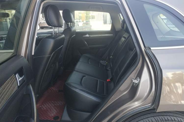Used Zotye T600 2015 1.5T Manual Luxury Model Left Rear Seat