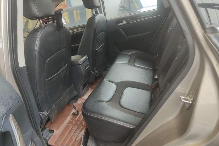 Used Zotye T600 2015 1.5T Manual Luxury Model Left Rear Seat