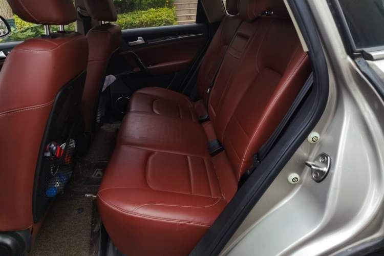 Used Zotye T600 2015 2.0T DCT Luxury Version Left Rear Seat