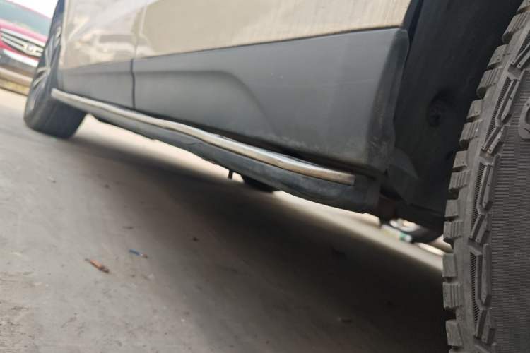 Used Zotye T600 2015 2.0T DCT Prestige Edition Left Side Sill