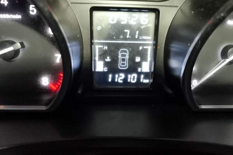 Used Zotye T600 2015 Family Edition 2.0T Manual Elite Version Odometer Close Up