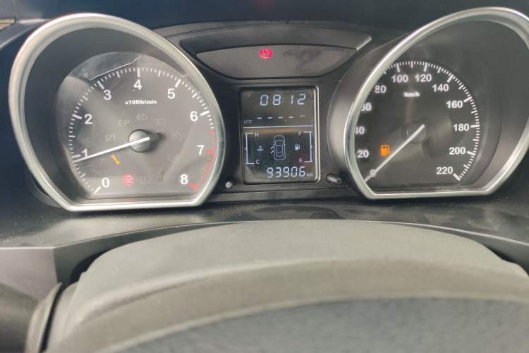 Used Zotye T600 2015 1.5T Manual Flagship Model Odometer Close Up