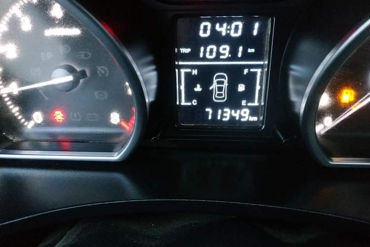 Used Zotye T600 2015 1.5T Manual Elite Model Odometer Close Up