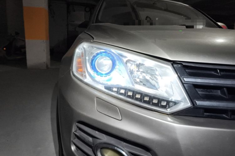 Used Zotye T600 2015 Family Edition 2.0T Manual Elite Version Right Front Headlight
