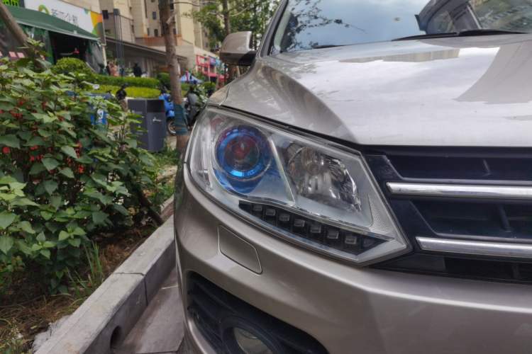 Used Zotye T600 2015 2.0T DCT Luxury Version Right Front Headlight