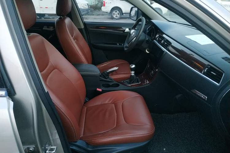 Used Zotye T600 2015 1.5T Manual Elite Model Right Front Seat
