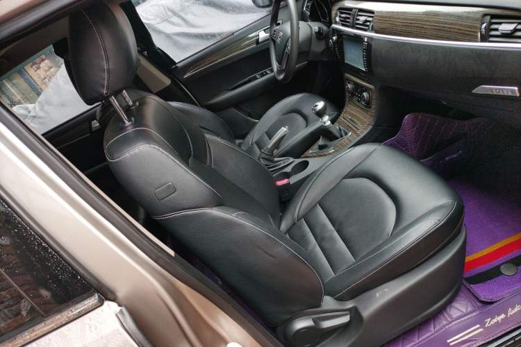 Used Zotye T600 2015 1.5T Manual Luxury Model Right Front Seat