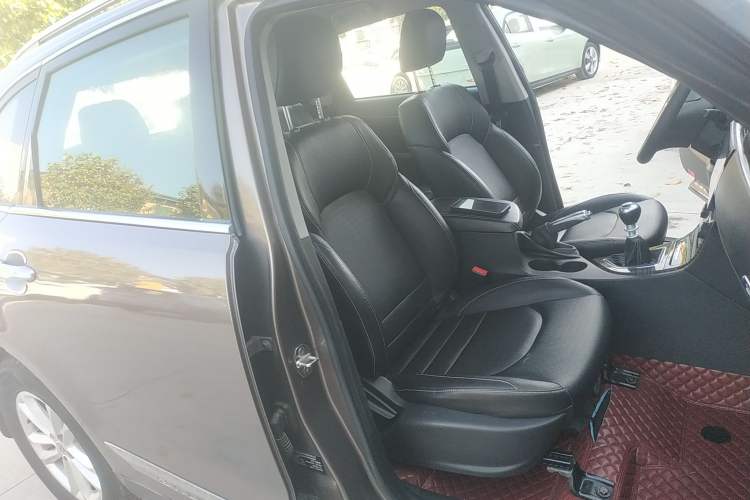 Used Zotye T600 2015 1.5T Manual Luxury Model Right Front Seat