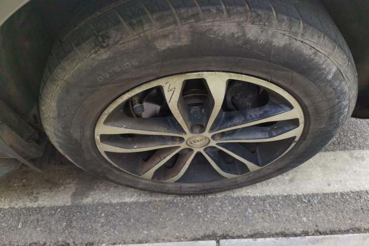 Used Zotye T600 2015 2.0T DCT Luxury Version Right Front Wheel Hub