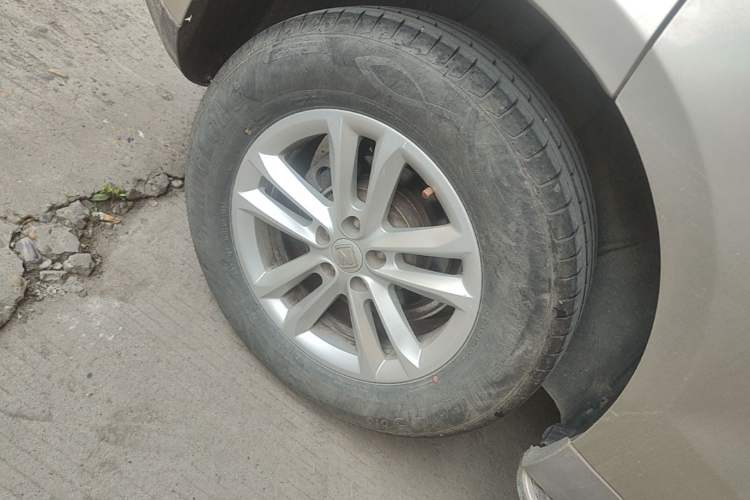 Used Zotye T600 2015 1.5T Manual Luxury Model Right Rear Wheel Hub