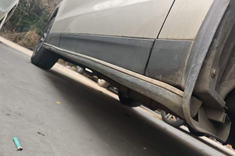 Used Zotye T600 2015 2.0T DCT Prestige Edition Right Side Sill