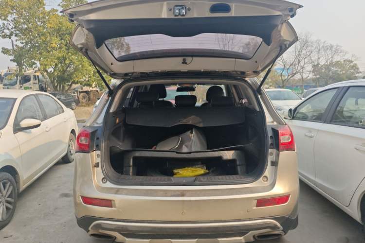 Used Zotye T600 2015 2.0T DCT Prestige Edition Trunk