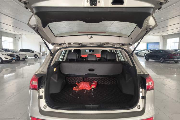 Used Zotye T600 2015 1.5T Manual Luxury Model Trunk