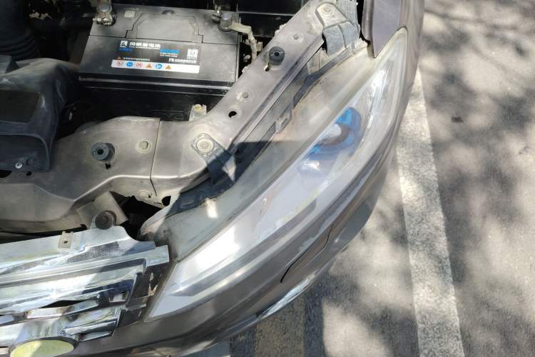 Used Zotye T600 2015 2.0T DCT Prestige Edition Engine Bay Left
