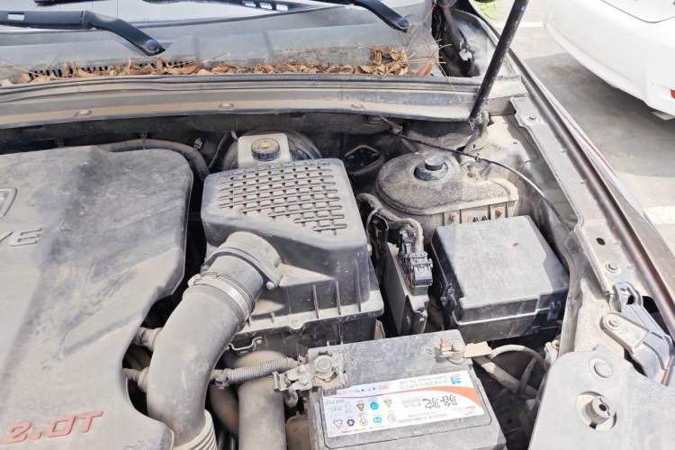 Used Zotye T600 2015 2.0T DCT Prestige Edition Engine Bay Left