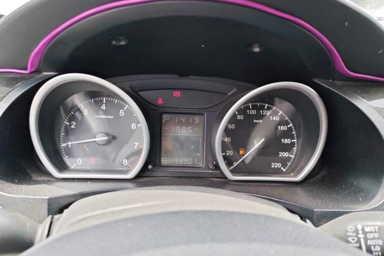 Used Zotye T600 2015 2.0T DCT Prestige Edition Instrument Cluster