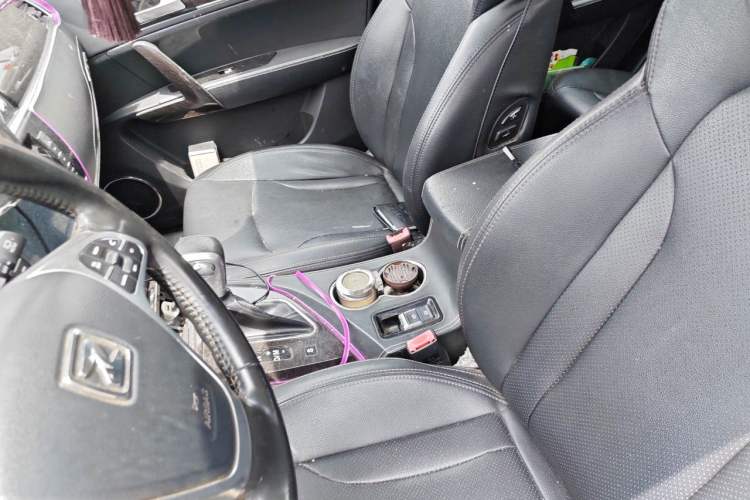 Used Zotye T600 2015 2.0T DCT Prestige Edition Left Front Seat