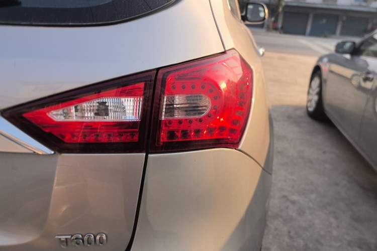 Used Zotye T600 2015 1.5T Manual Luxury Model Exterior 5