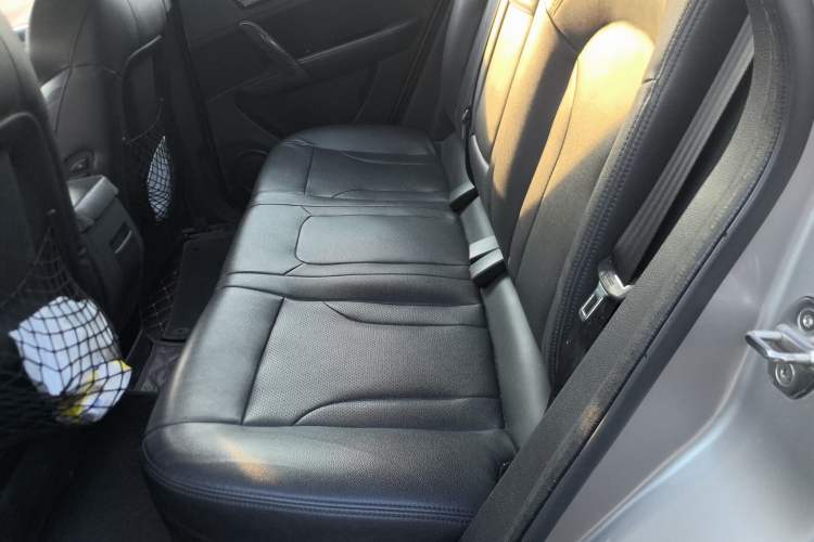 Used Zotye T600 2015 1.5T Manual Luxury Model Interior 4
