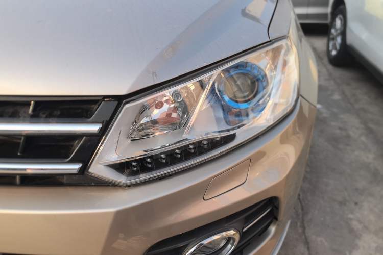 Used Zotye T600 2015 1.5T Manual Luxury Model Left Front Headlight