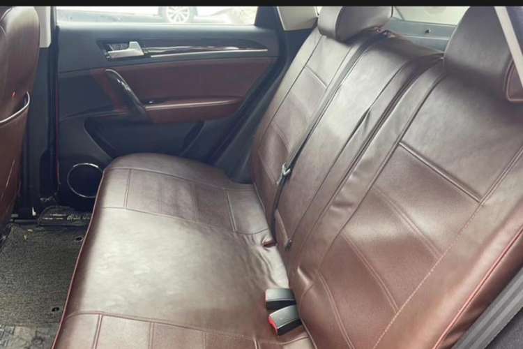 Used Zotye T600 2015 Family Edition 2.0T Manual Elite Version Interior 1