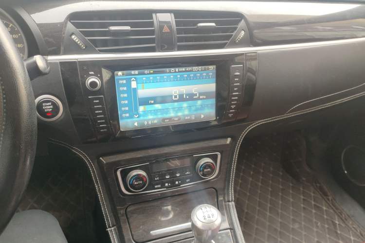 Used Zotye T600 2015 Family Edition 2.0T Manual Luxury Version Audio And AC Panel