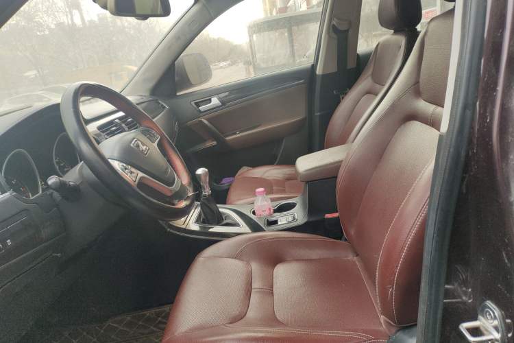 Used Zotye T600 2015 Family Edition 2.0T Manual Luxury Version Left Front Seat