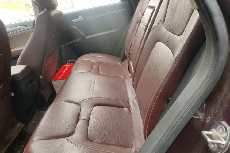 Used Zotye T600 2015 Family Edition 2.0T Manual Luxury Version Left Rear Seat