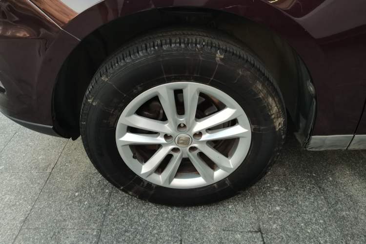 Used Zotye T600 2015 1.5T Manual Luxury Model Left Front Wheel Hub