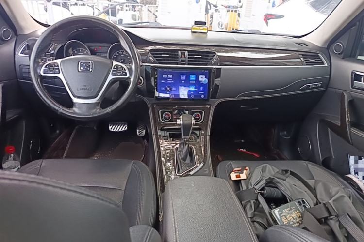 Used Zotye T600 2015 2.0T DCT Prestige Edition Center Console
